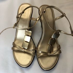 Nine West made in Italy Gold wedge Sandel